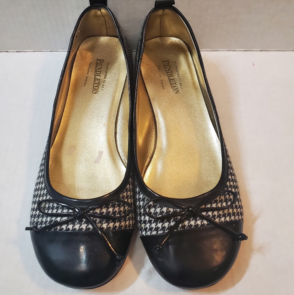 Pendleton Virgin Wool Flats Size 8 - image 2